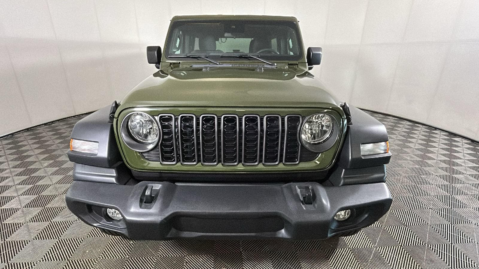 Used 2024 Jeep Wrangler Unlimited Sport AWD/4WD image 9