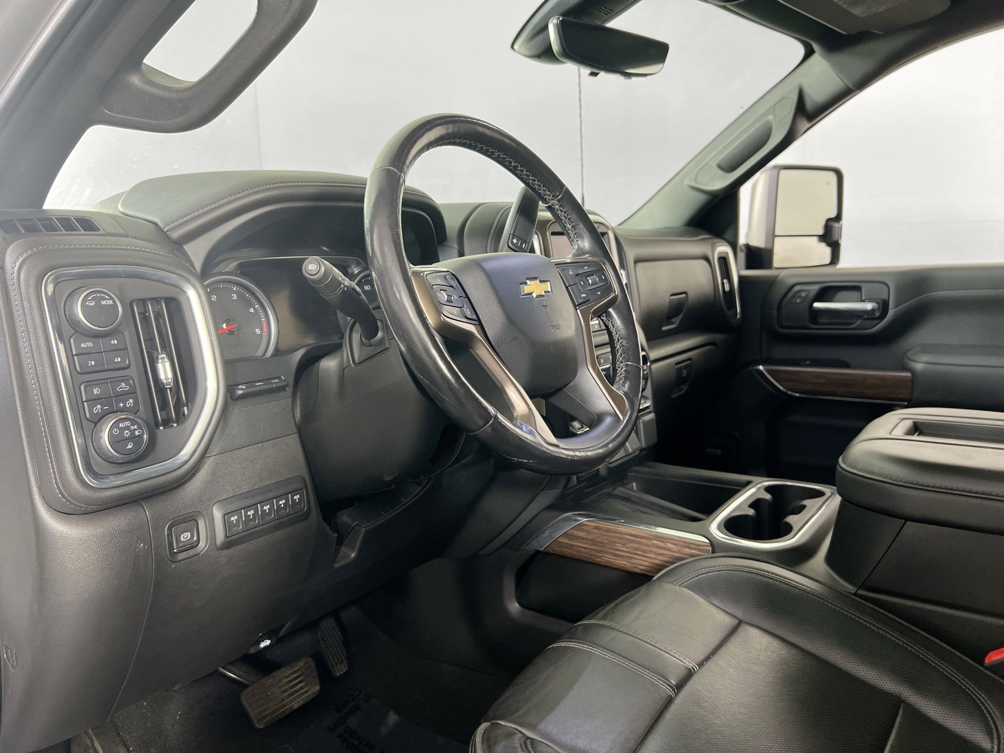 Used 2022 Chevrolet Silverado 2500 High Country w/ Z71 Off-Road Package AWD/4WD image 9