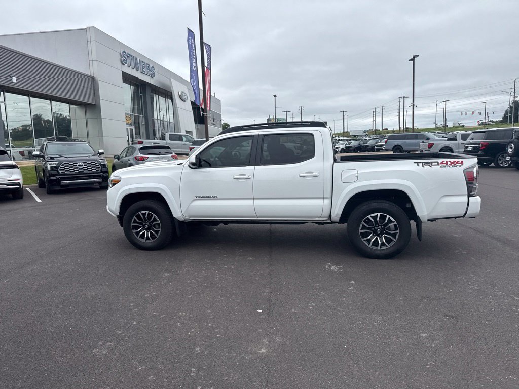 Used 2023 Toyota Tacoma TRD Sport w/ Technology Package AWD/4WD image 9