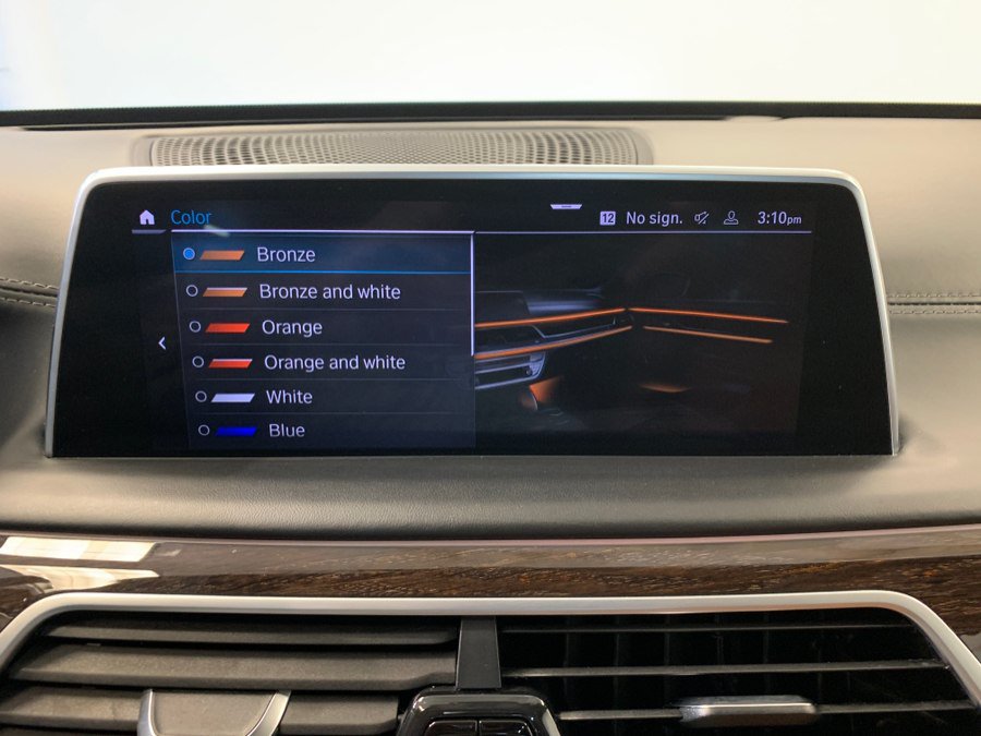 Used 2021 BMW 750i xDrive w/ Executive Package AWD/4WD image 46