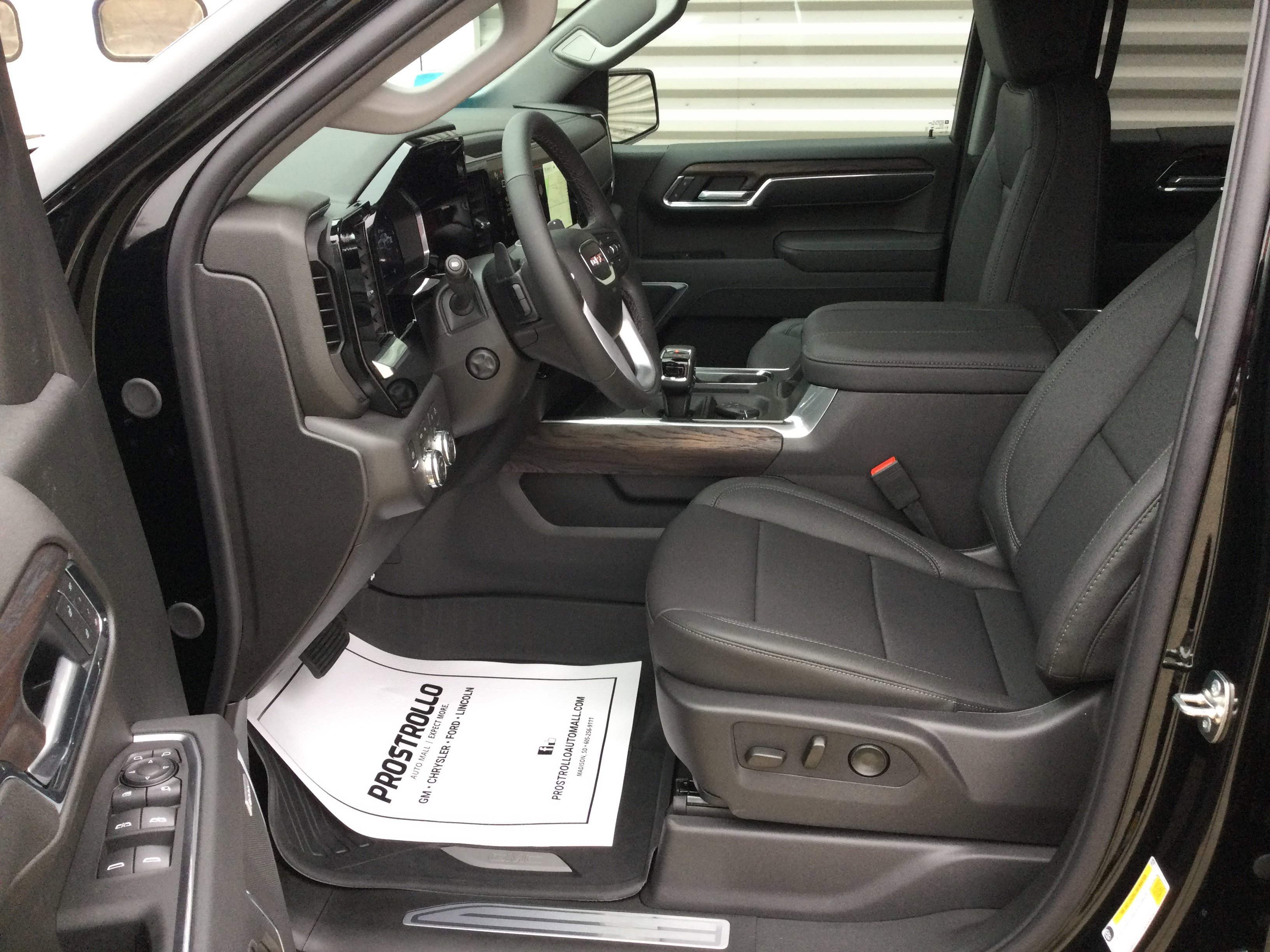 New 2026 GMC Sierra 1500 SLT w/ SLT Premium Package image 9