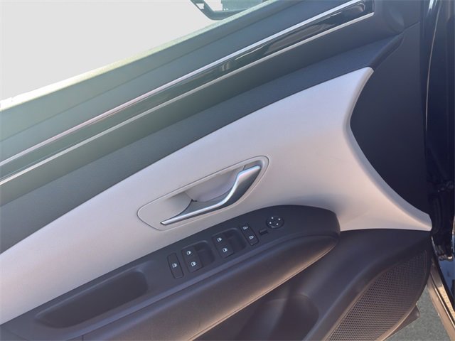 Used 2024 Hyundai Tucson SE image 12