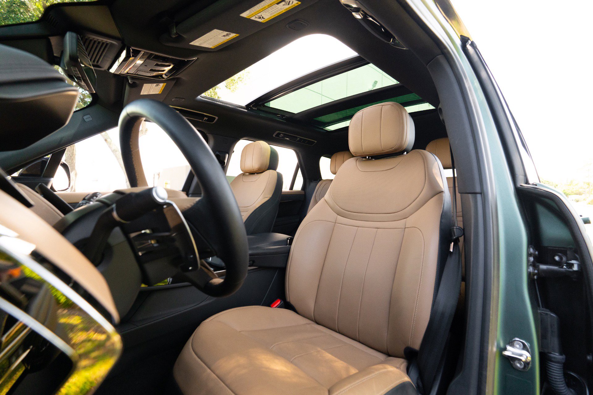 Used 2025 Land Rover Range Rover Sport Dynamic SE AWD/4WD image 5