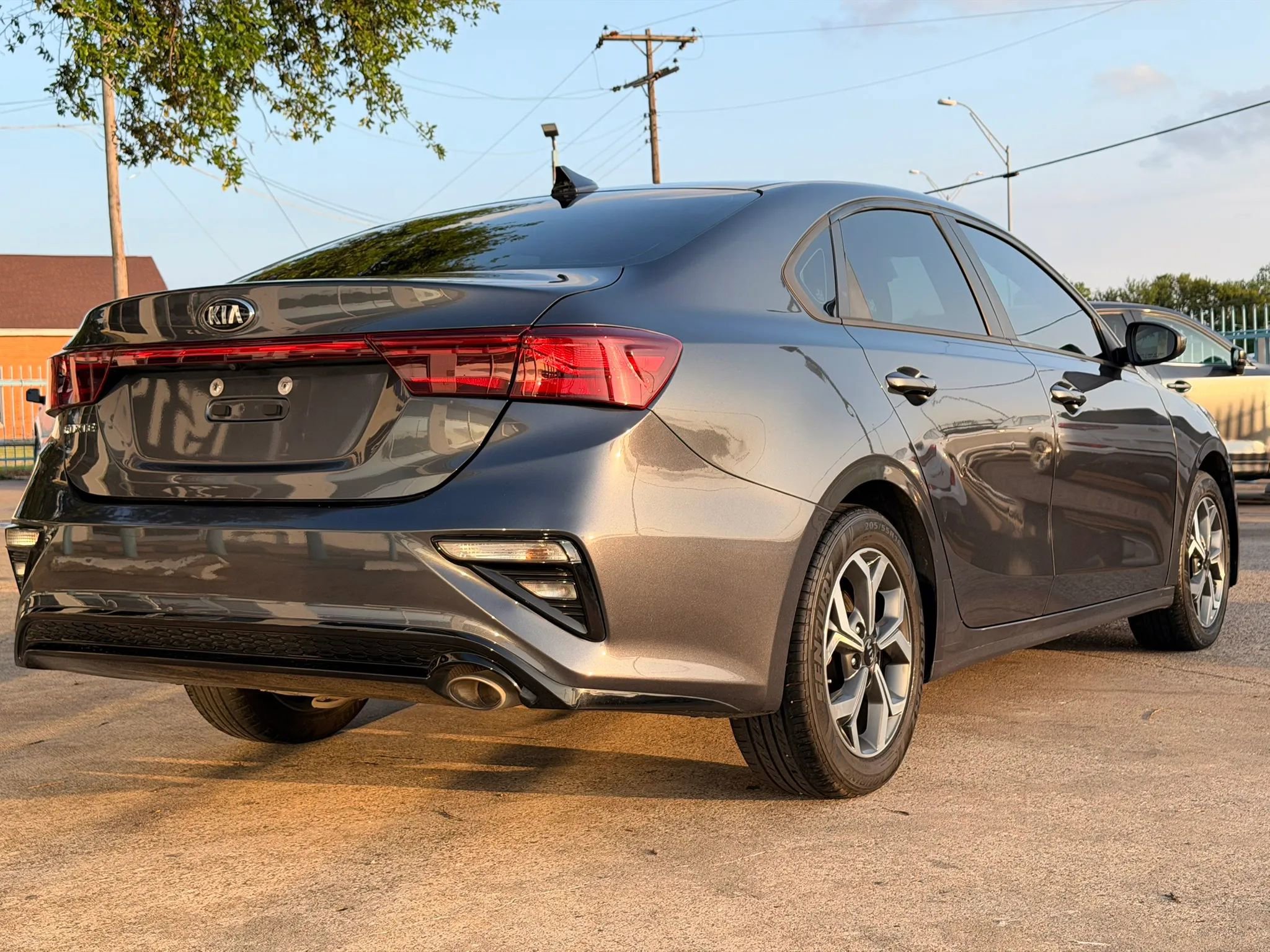 Used 2021 Kia Forte LXS image 3