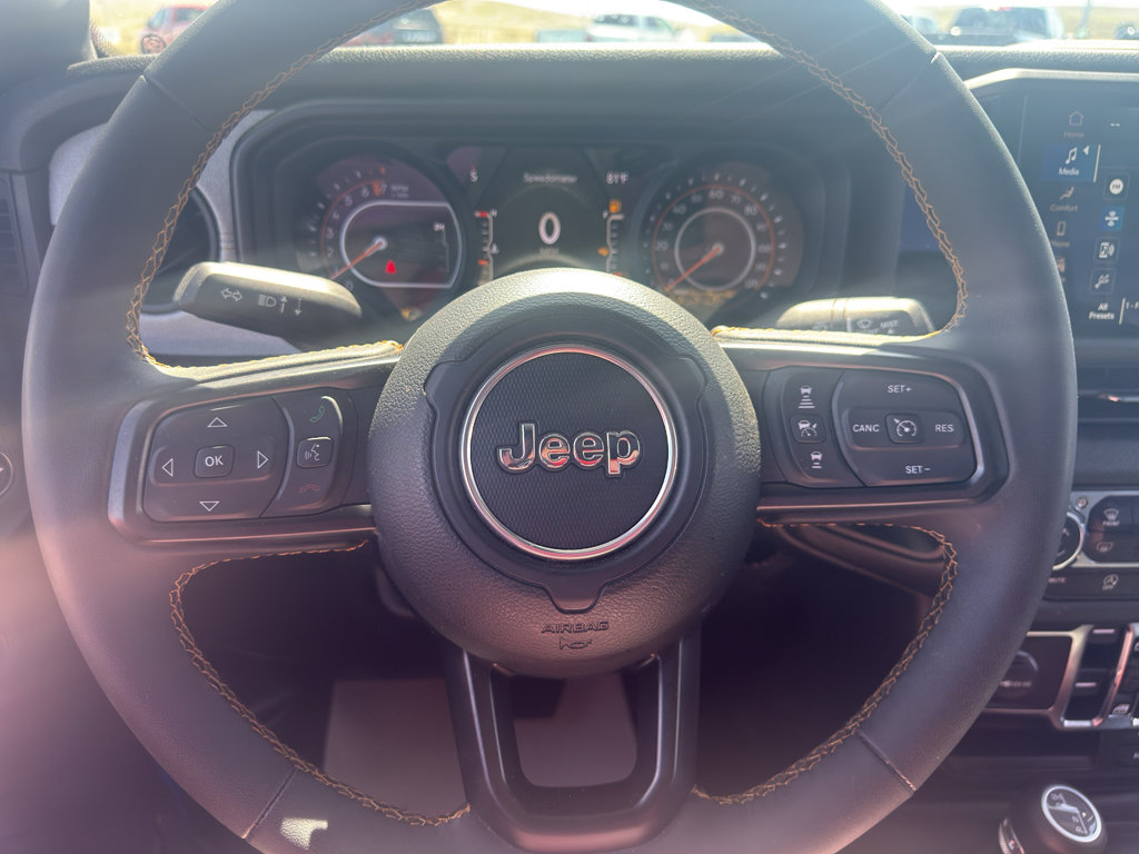 Certified 2024 Jeep Gladiator Sport AWD/4WD image 17