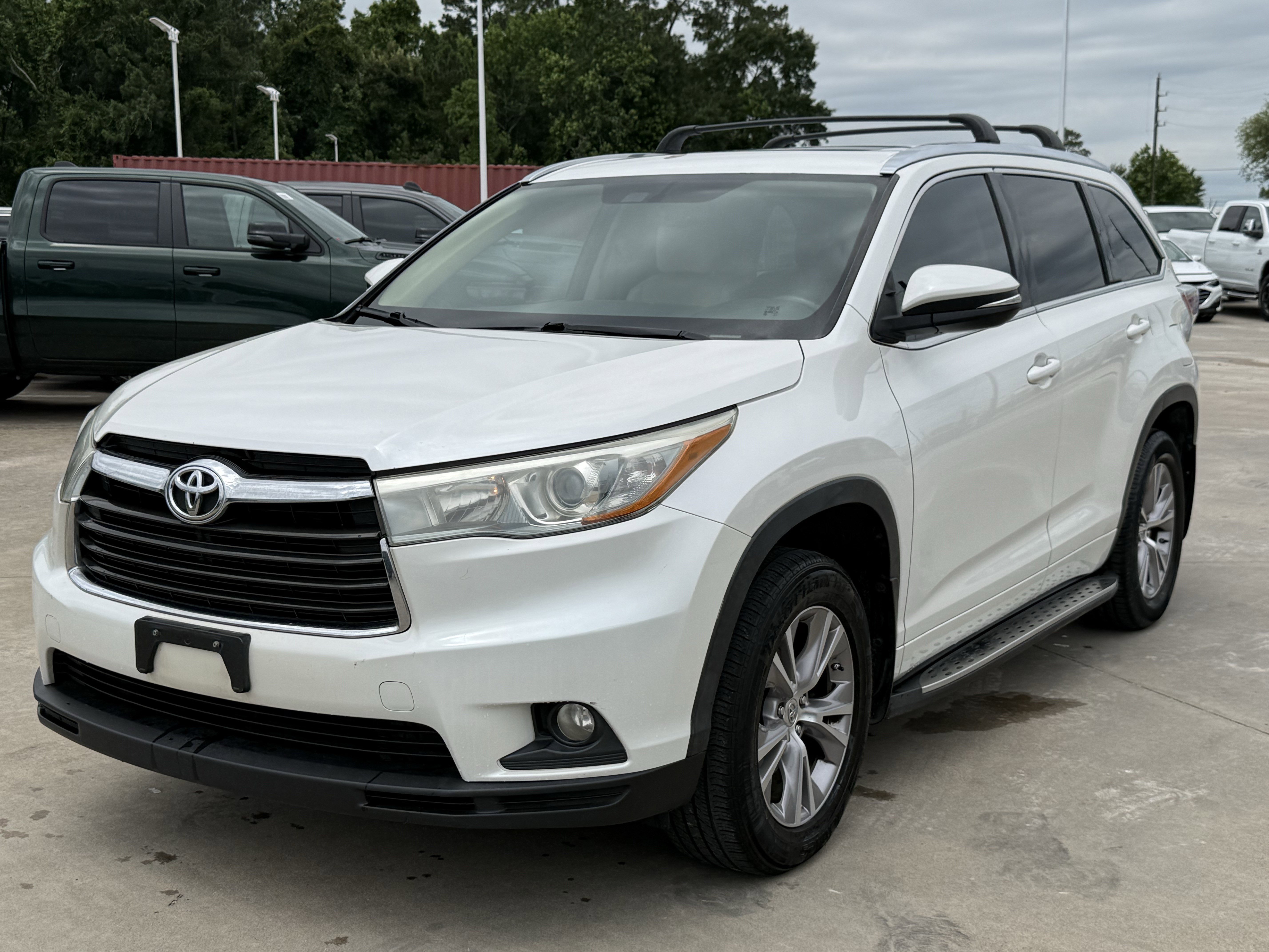 Used 2015 Toyota Highlander XLE FWD image 9