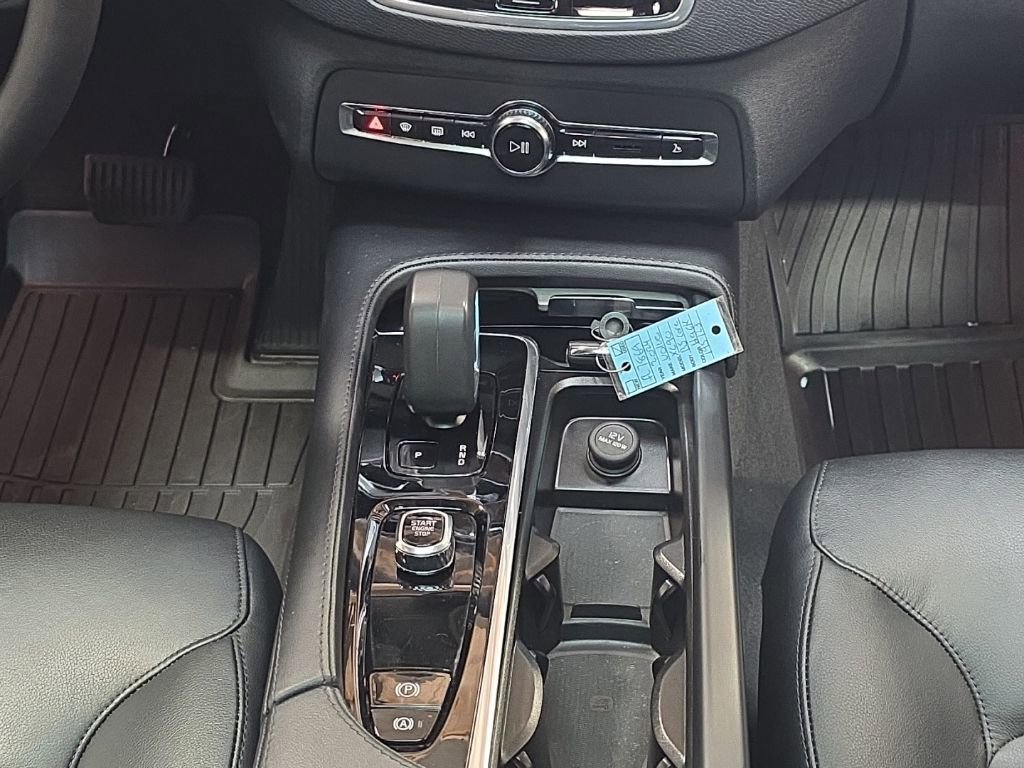 Used 2024 Volvo XC90 B5 Core image 22