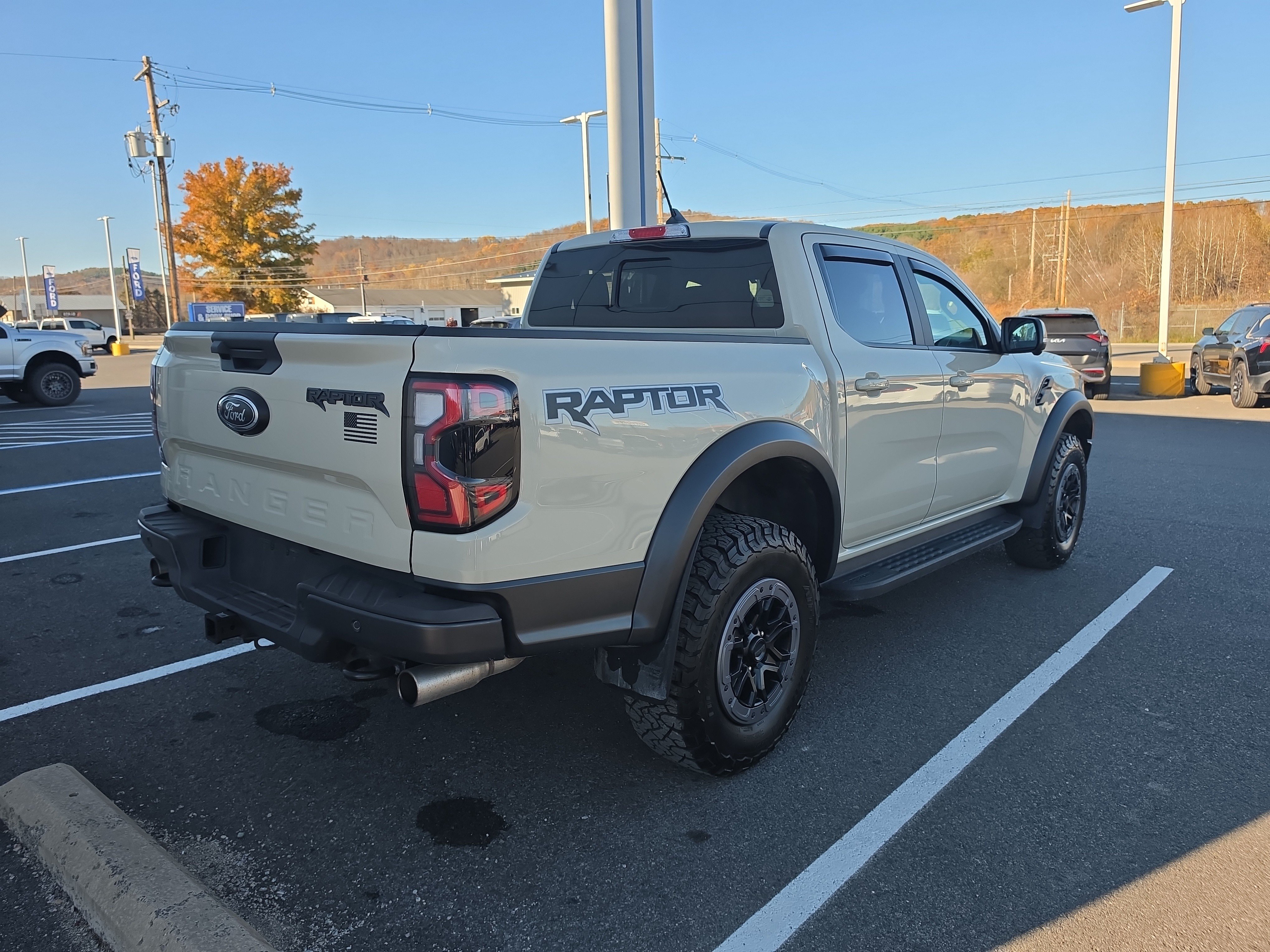 Used 2025 Ford Ranger Raptor AWD/4WD image 3