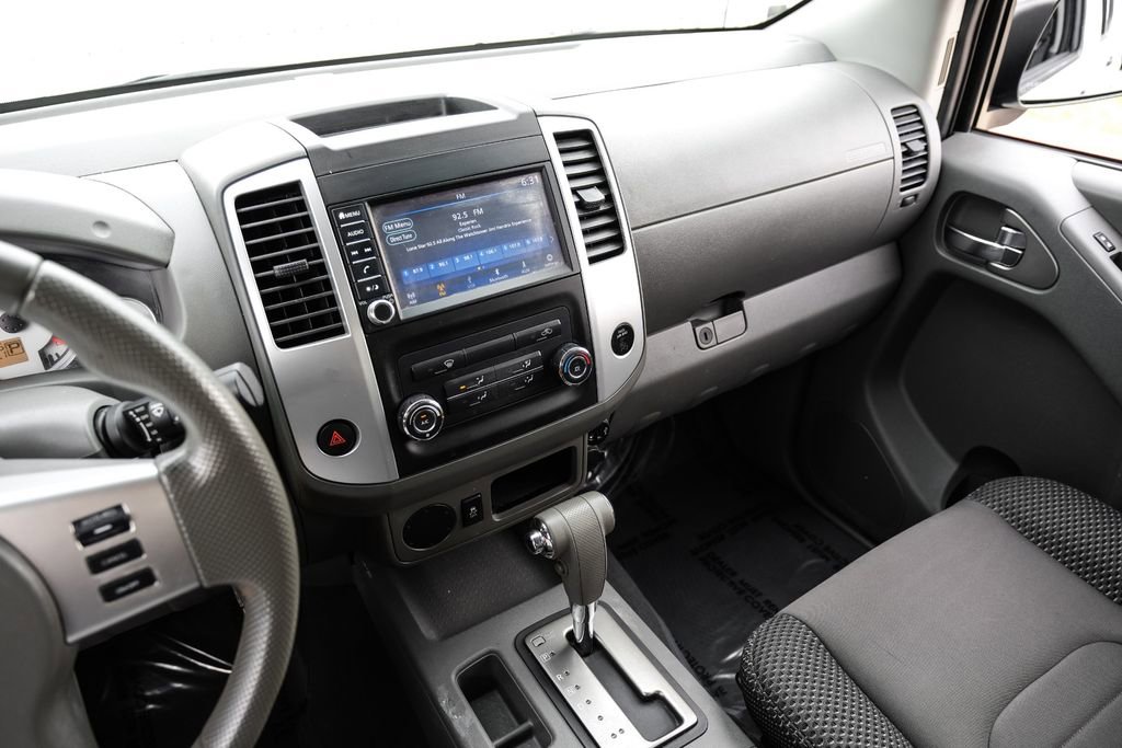 Used 2019 Nissan Frontier Desert Runner RWD image 19