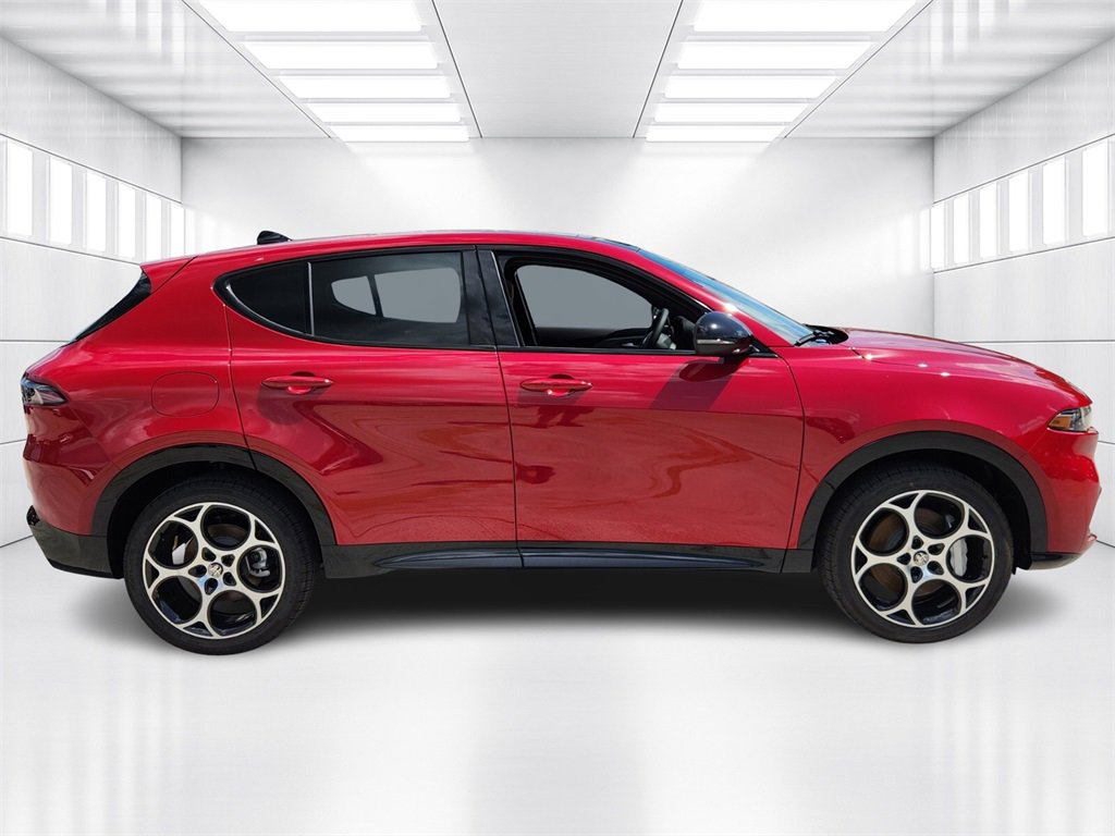 New 2025 Alfa Romeo Tonale w/ Premium Package image 3
