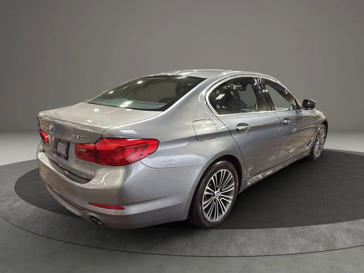 Used 2018 BMW 530i xDrive image 5