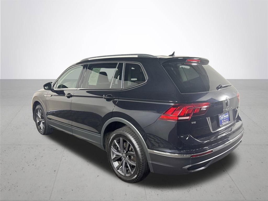 Certified 2022 Volkswagen Tiguan SE w/ Panoramic Sunroof Package image 8