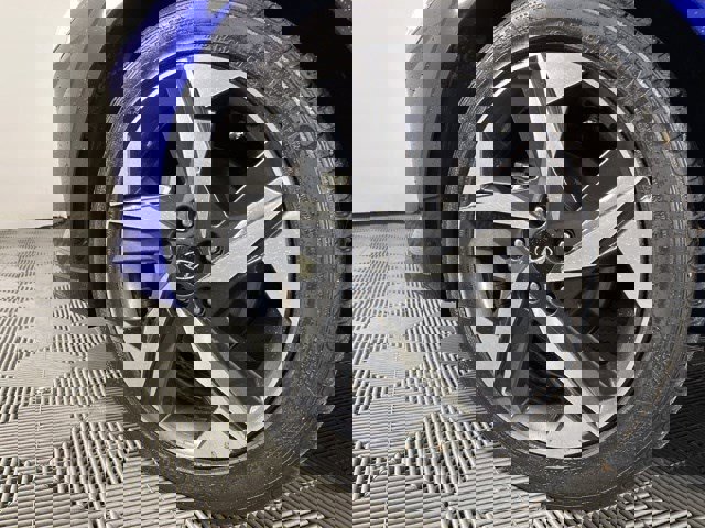 Used 2023 Hyundai Elantra SEL w/ Convenience Package image 9