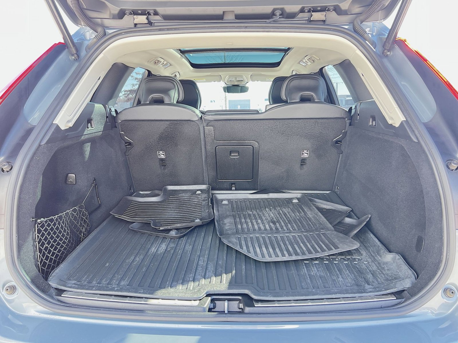 Certified 2023 Volvo XC60 B6 Ultimate w/ Climate Package image 26