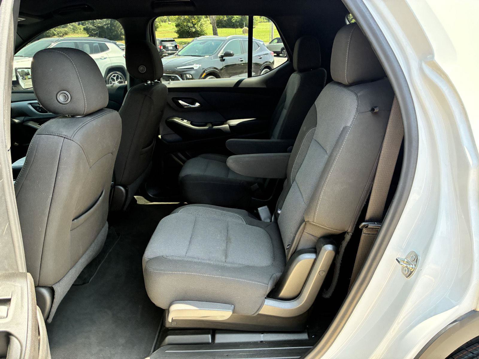 Used 2023 Chevrolet Traverse LT AWD/4WD image 13