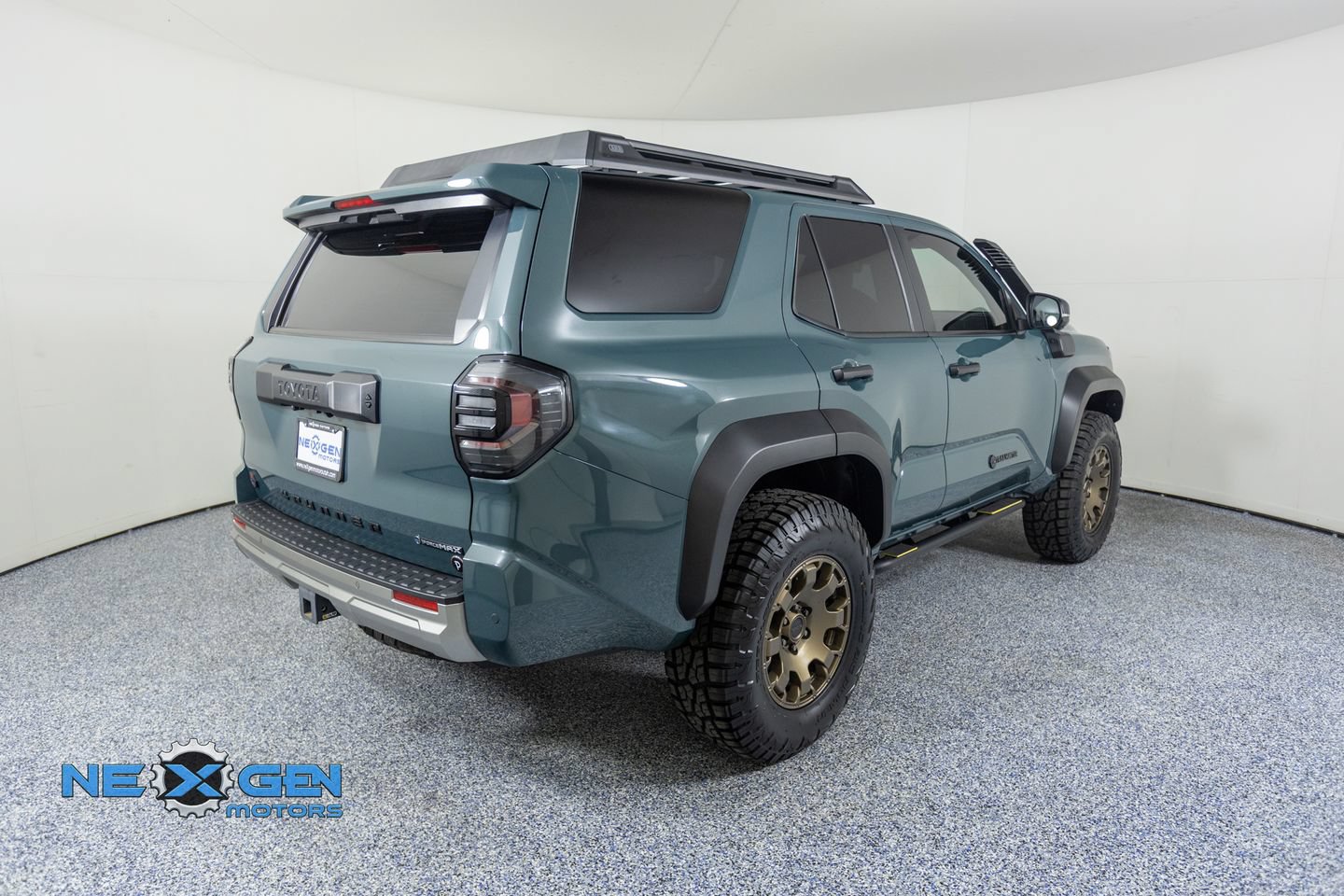 Used 2025 Toyota 4Runner Trailhunter AWD/4WD image 7