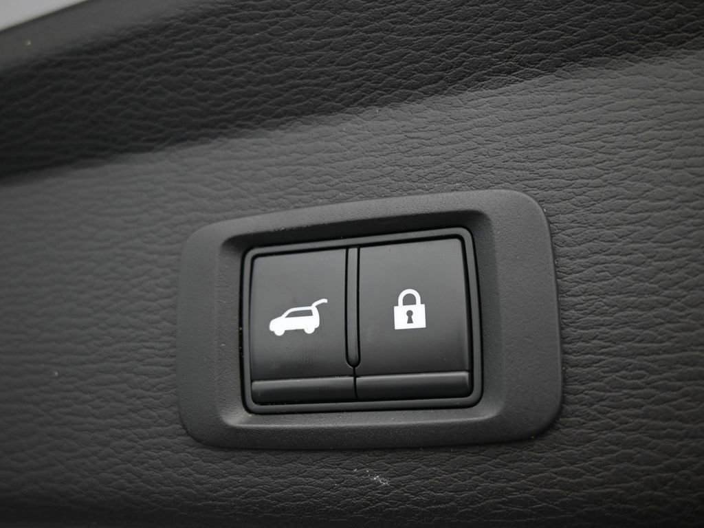 Used 2022 Mitsubishi Outlander SE image 40