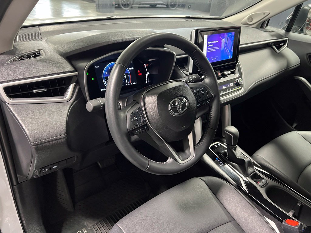 Certified 2025 Toyota Corolla Cross XLE w/ Convenience Package AWD/4WD image 14