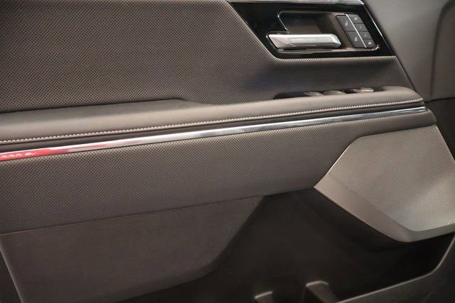 Used 2024 GMC Sierra EV Denali AWD/4WD image 10