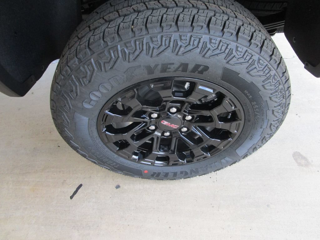 New 2026 GMC Canyon Elevation RWD image 10