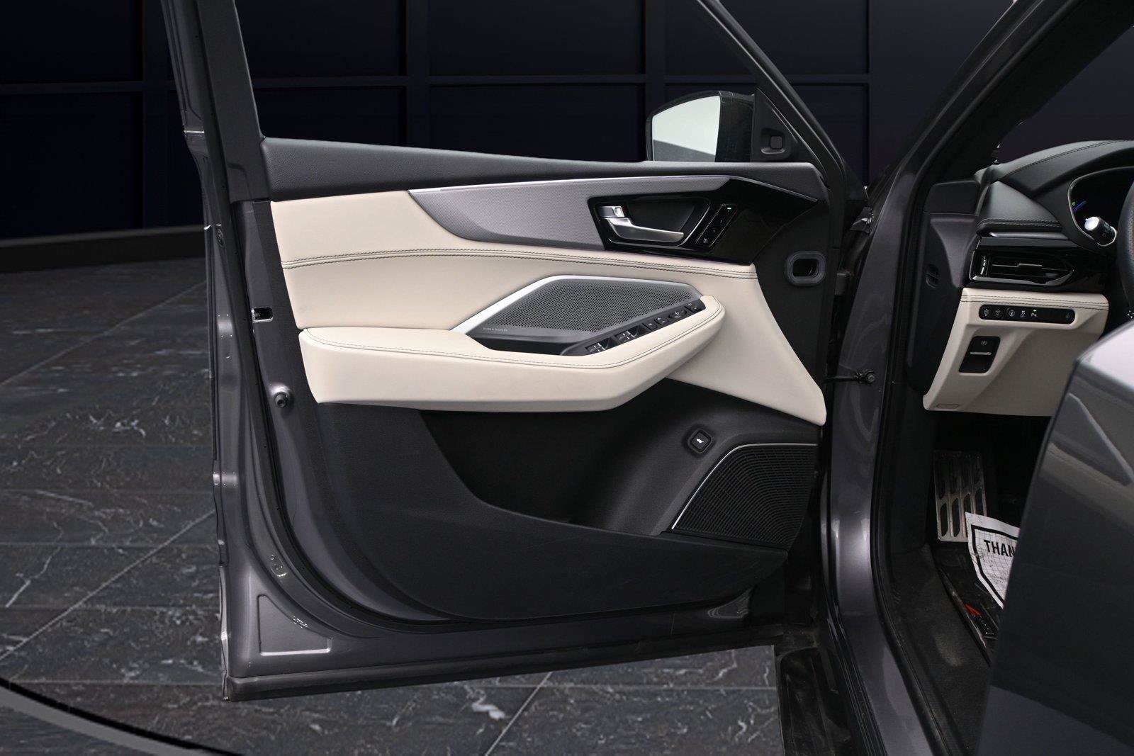 Certified 2025 Acura MDX A-Spec w/ Advance Package AWD/4WD image 9