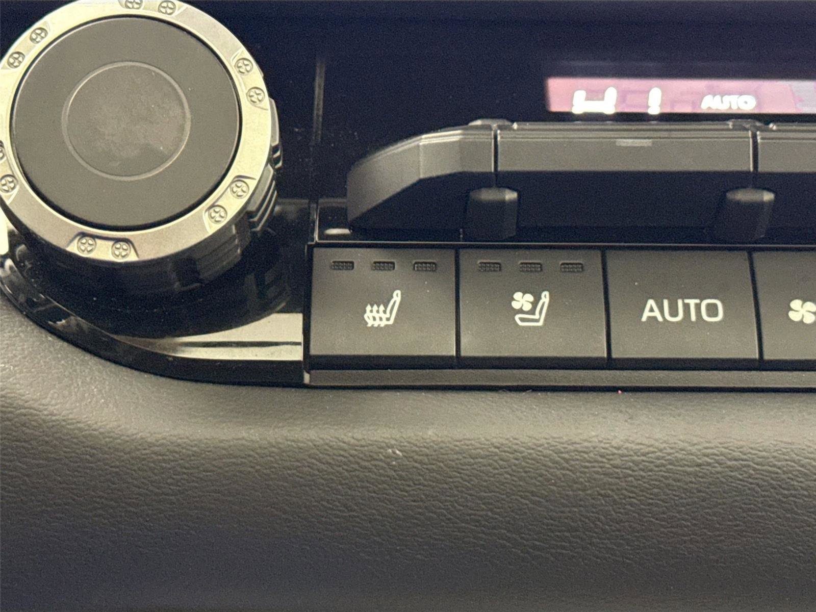 Certified 2024 Toyota Sequoia Platinum image 8