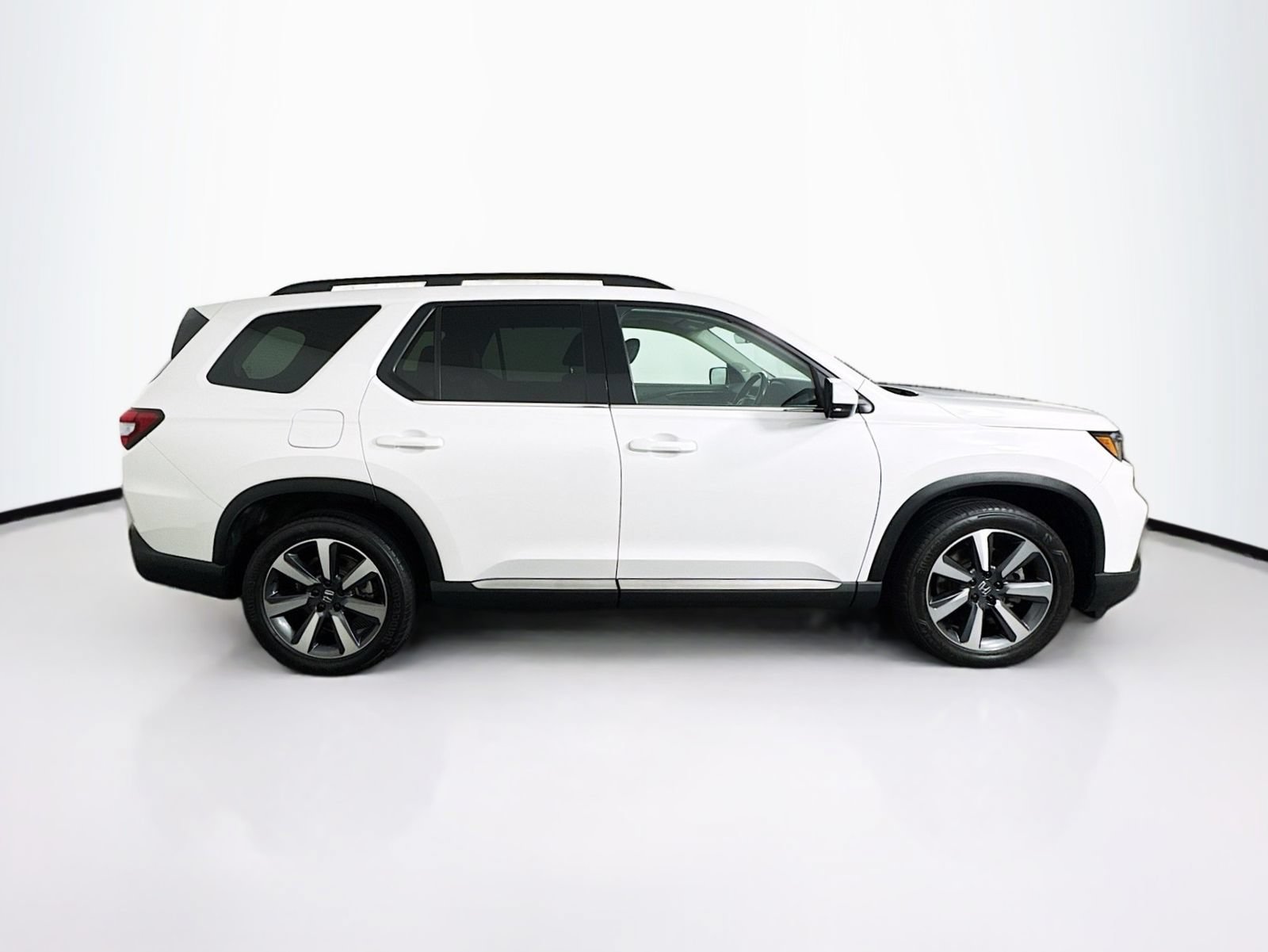 Used 2023 Honda Pilot Touring image 11
