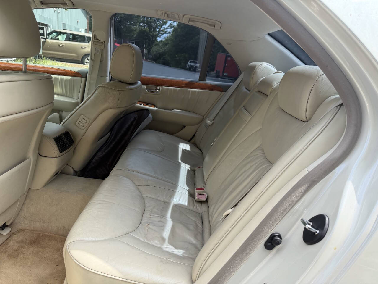 Used 2001 Lexus LS 430 RWD image 10