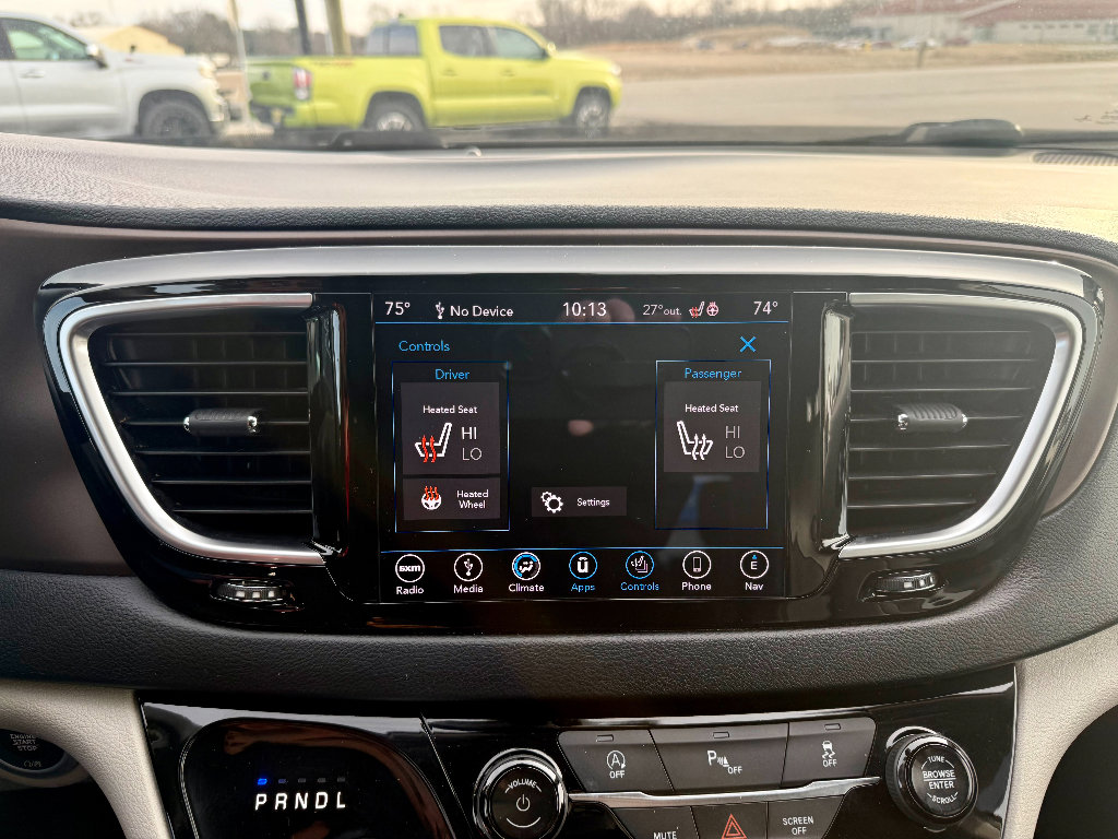 Used 2019 Chrysler Pacifica Touring-L Plus w/ Tire & Wheel Group image 19