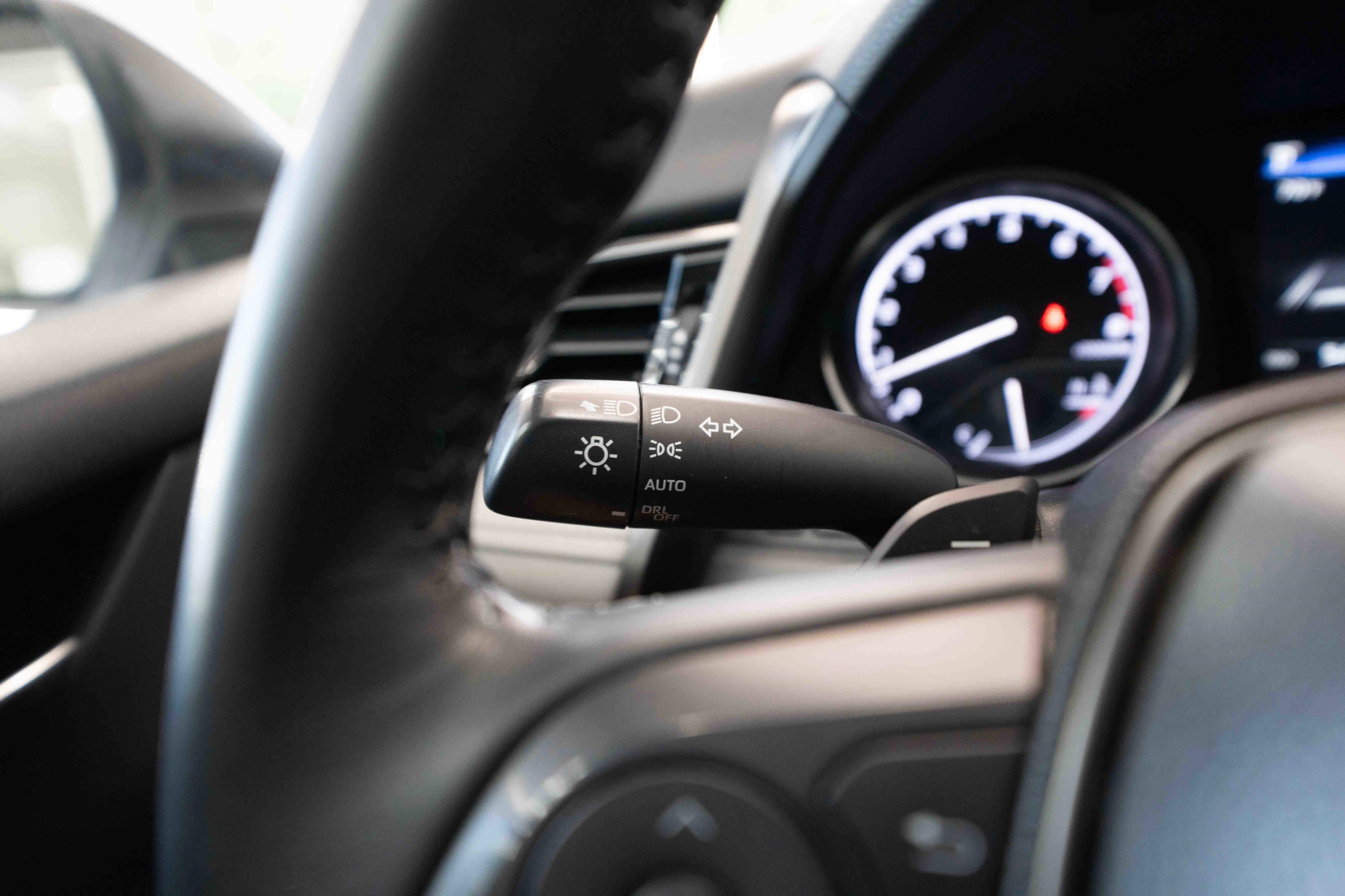 Used 2022 Toyota Camry SE FWD image 13