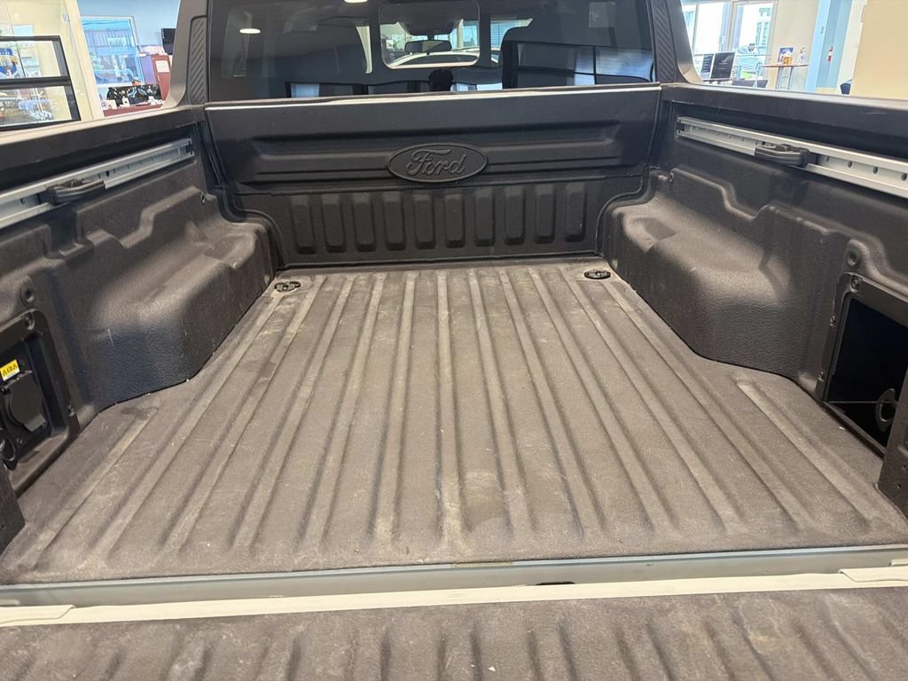 Used 2022 Ford Maverick Lariat w/ Lariat Luxury Package FWD image 12