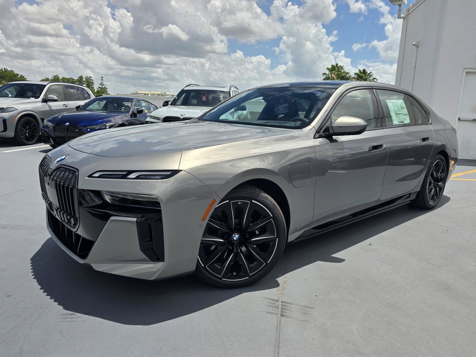 New 2026 BMW 750e xDrive w/ Premium Package AWD/4WD image 30