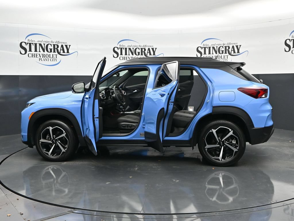 Used 2023 Chevrolet TrailBlazer RS w/ Sun and Liftgate Package AWD/4WD image 37