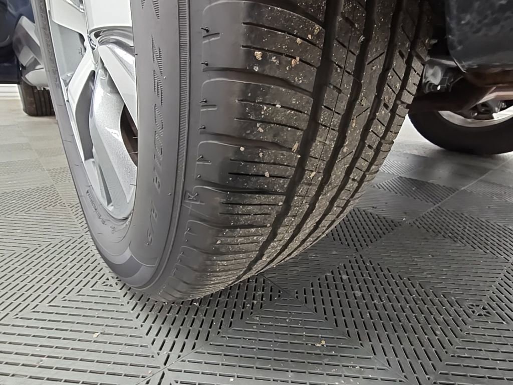 Used 2024 Subaru Ascent Premium w/ Convenience Package image 43