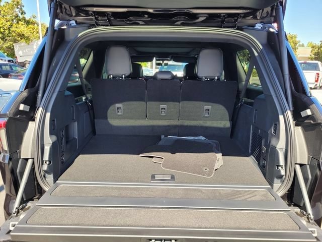 New 2026 Lincoln Navigator L Reserve w/ Jet Appearance Package AWD/4WD image 18