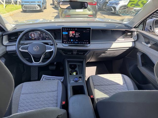 Used 2025 Volkswagen Tiguan S AWD/4WD image 13