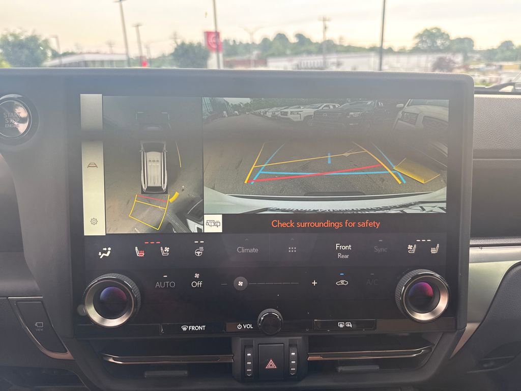 Used 2024 Lexus GX 550 w/ Accessory Package (2T) AWD/4WD image 19