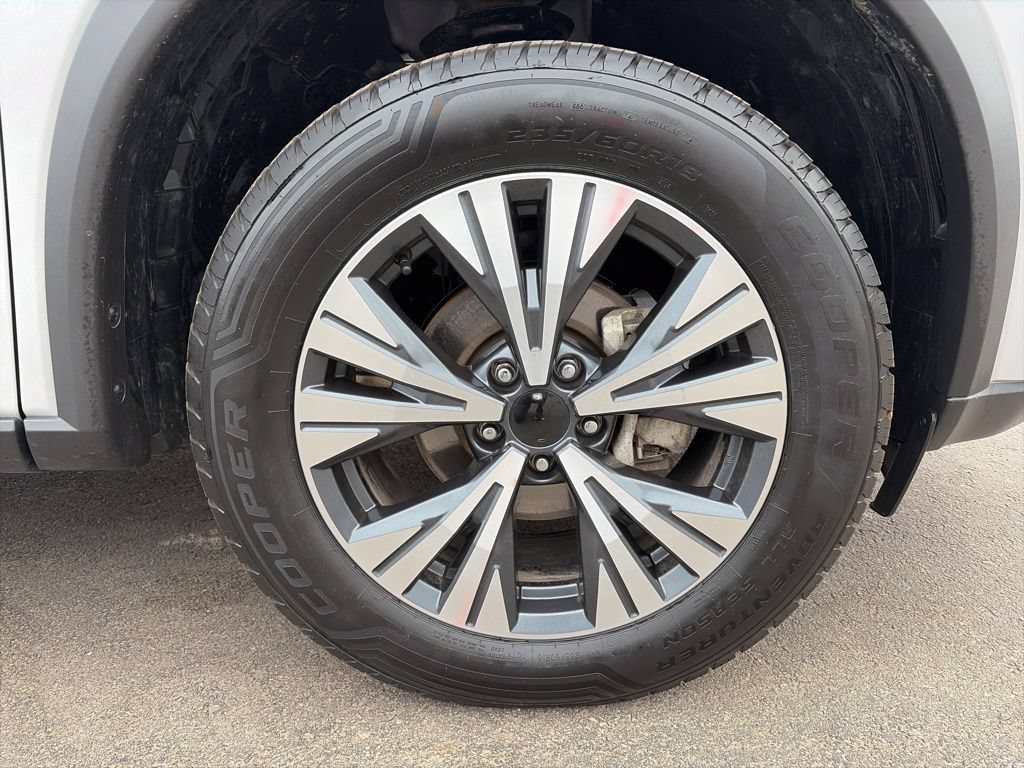 Used 2023 Nissan Rogue SV AWD/4WD image 12