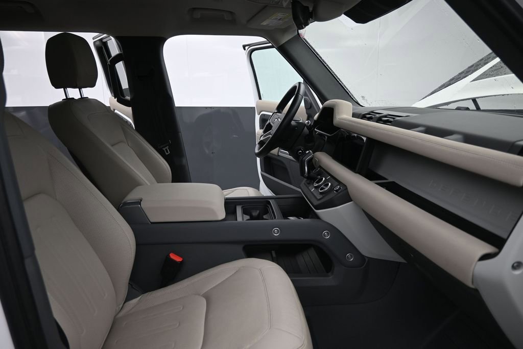 Used 2022 Land Rover Defender 110 SE AWD/4WD image 11