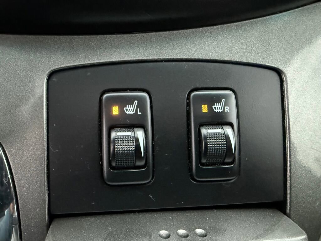 Used 2005 Toyota Sienna XLE Limited image 18