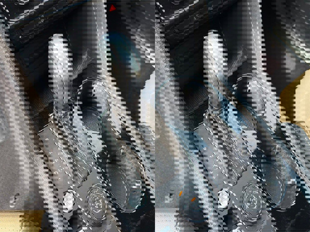 Used 2023 Volkswagen Atlas Cross Sport SE w/ Panoramic Sunroof Package image 17