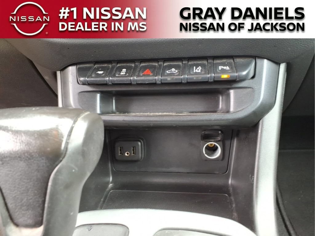 Used 2020 Chevrolet Colorado LT w/ Safety Package RWD image 18