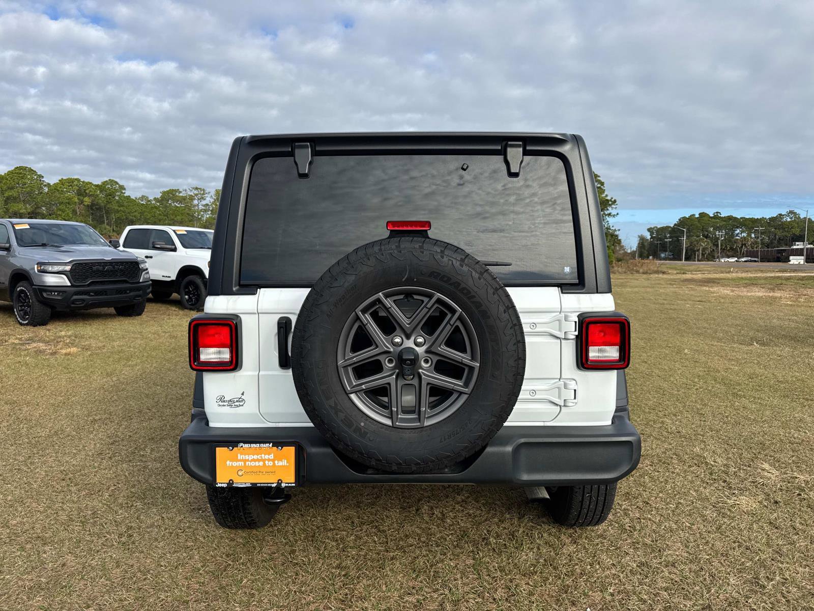 Used 2024 Jeep Wrangler Sport S image 4