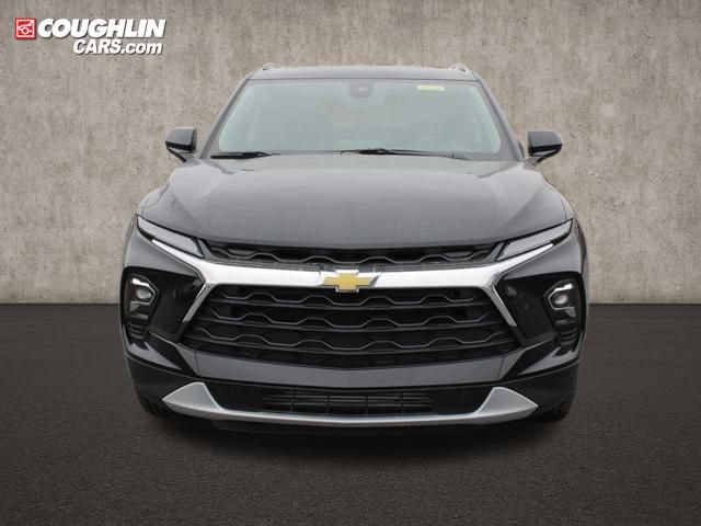 New 2025 Chevrolet Blazer LT w/ Convenience Package AWD/4WD image 3