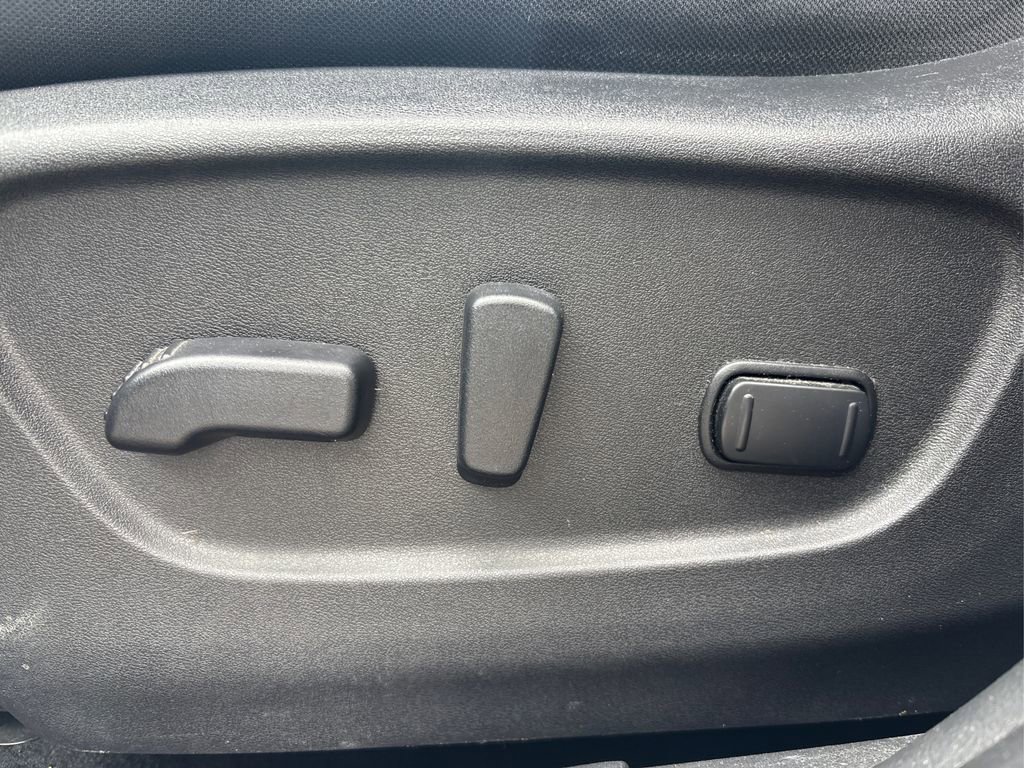 Used 2019 Nissan Rogue Sport SV w/ Technology Package AWD/4WD image 37