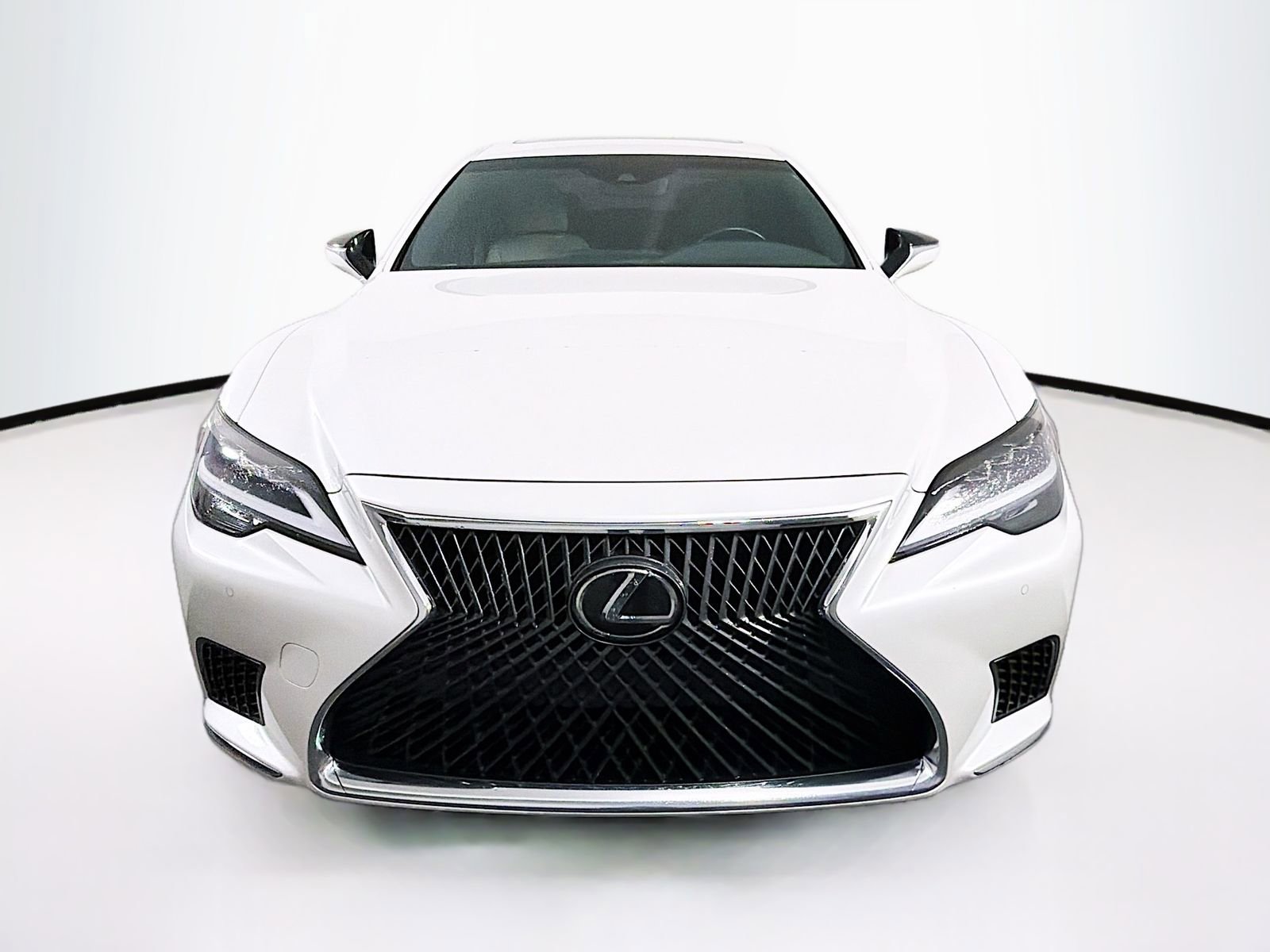 Used 2021 Lexus LS 500 RWD image 2
