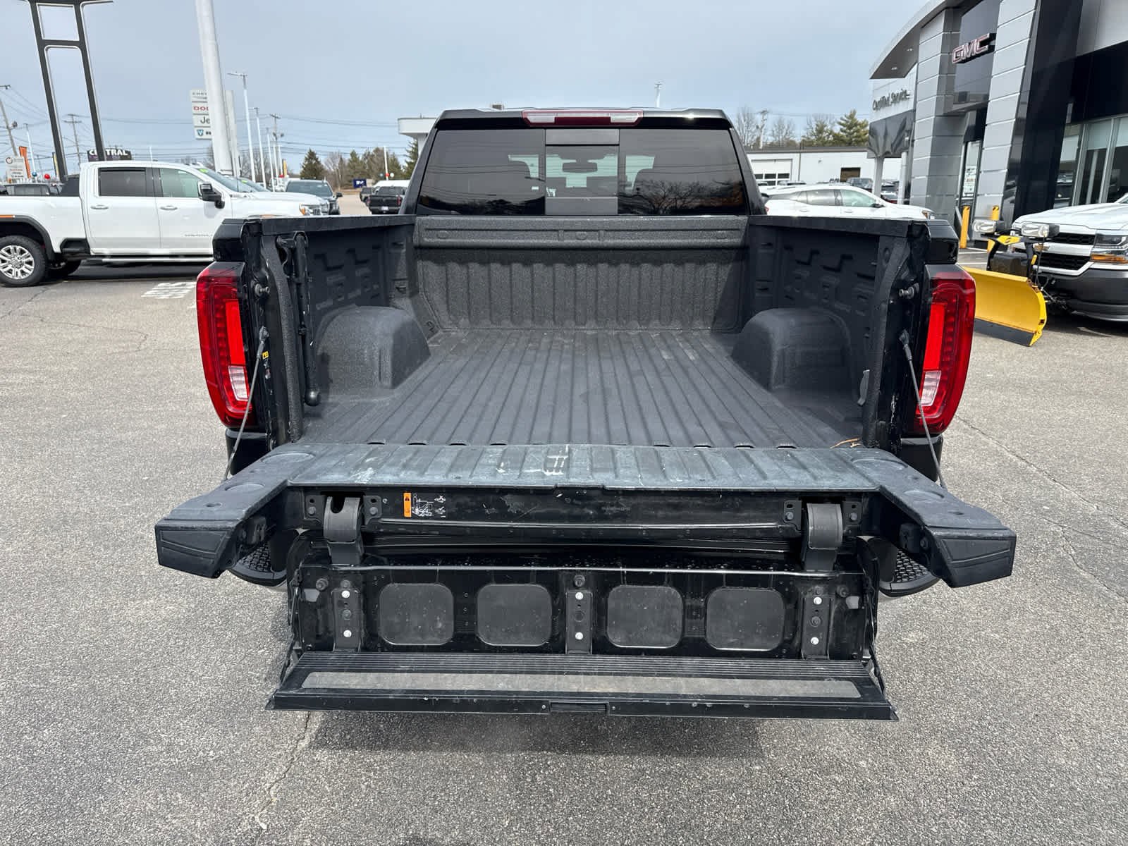 Certified 2021 GMC Sierra 1500 SLT w/ SLT Premium Package AWD/4WD image 11