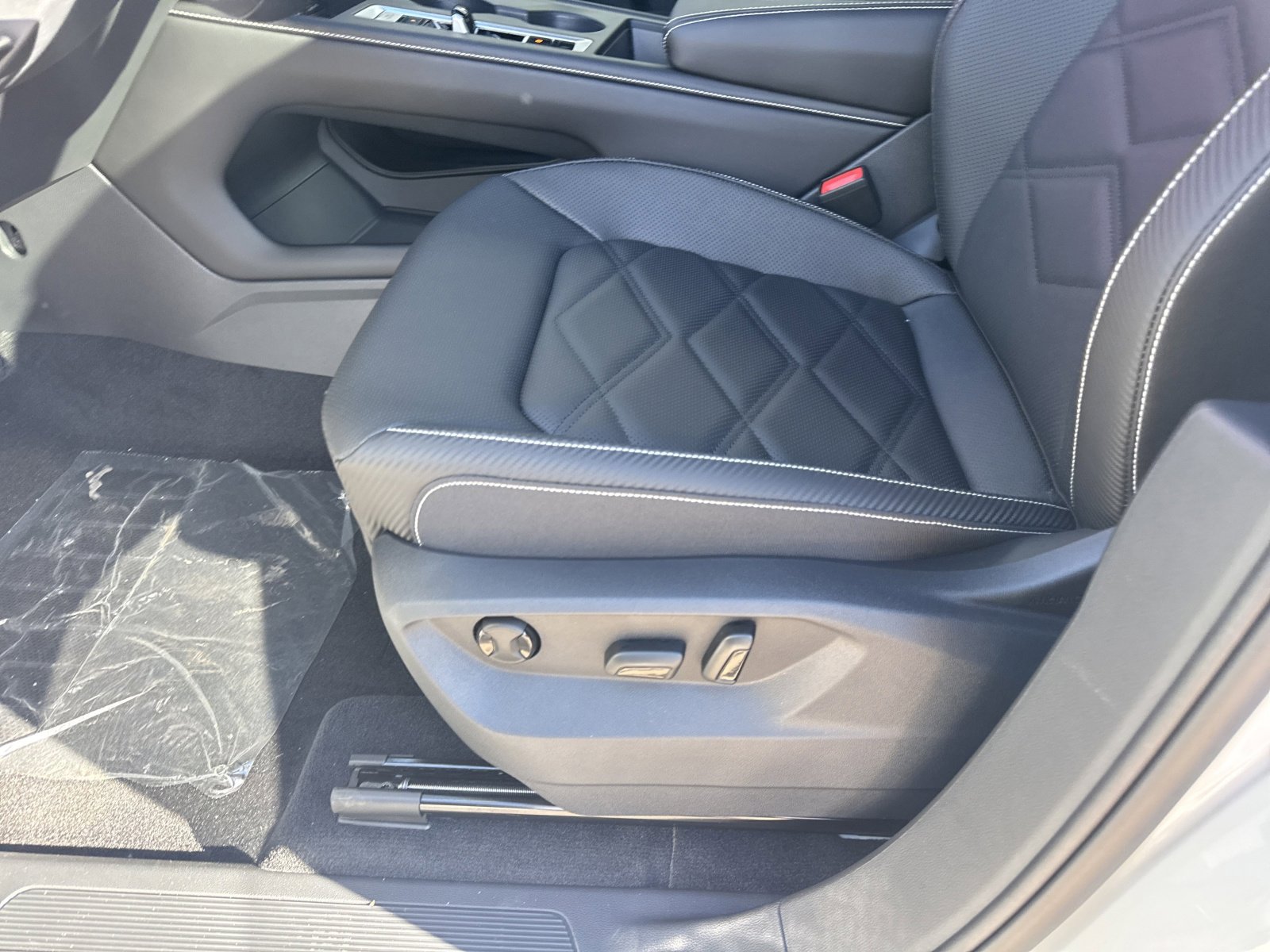 New 2026 Volkswagen Atlas Cross Sport SE image 14