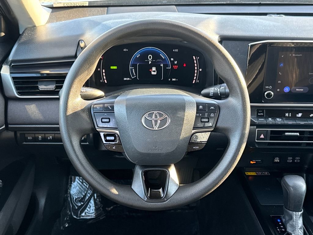 Used 2025 Toyota Camry LE image 12