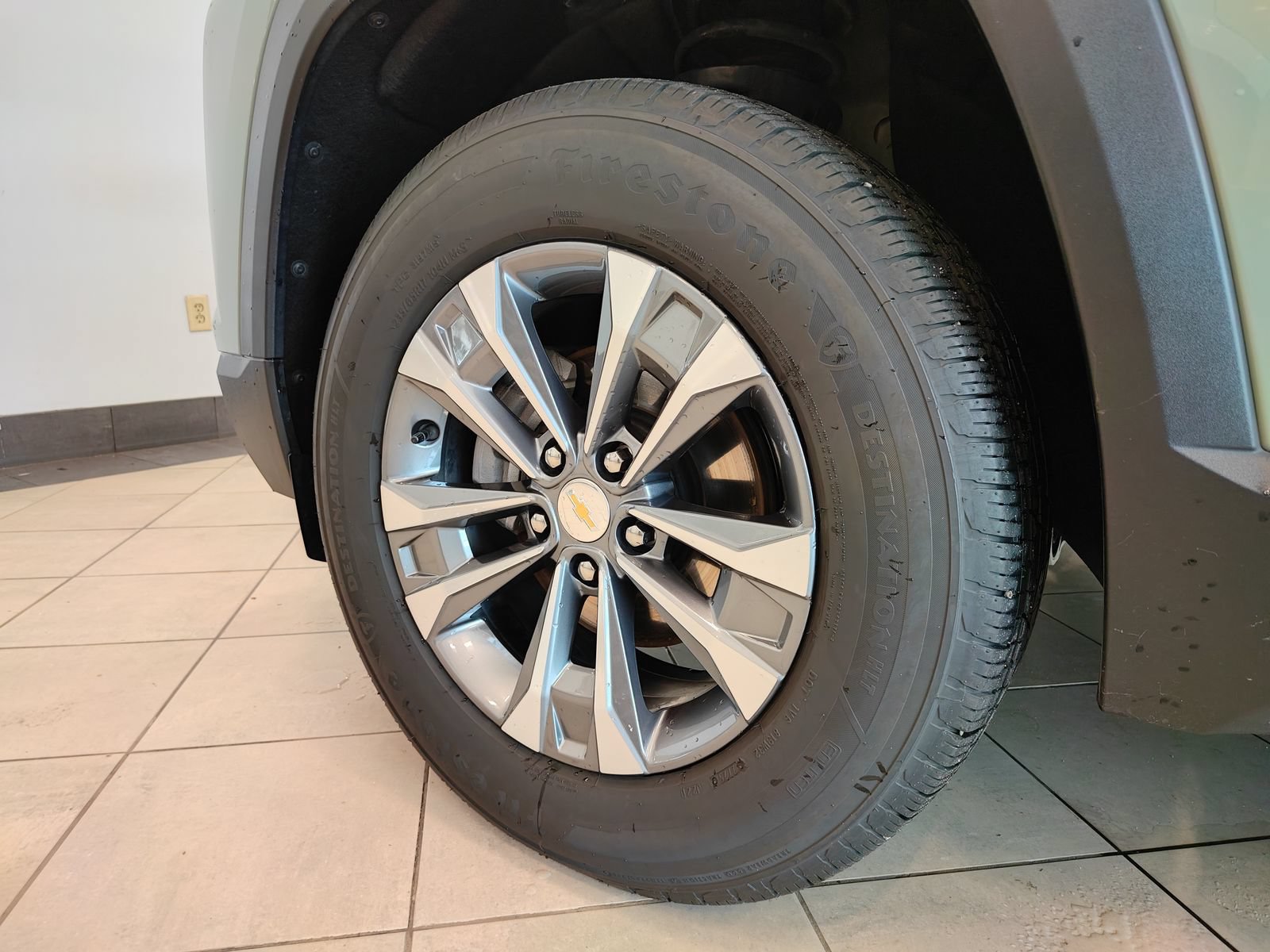 Used 2026 Chevrolet Equinox LT FWD image 9